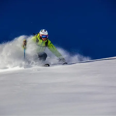 Arthur - Snow And Trek - Centre Morzine