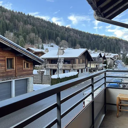 Arthur - Snow And Trek - Centre *